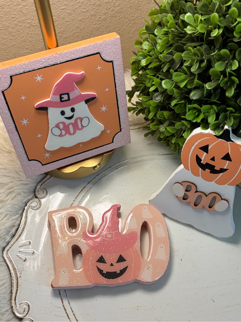 Pink Halloween BOO Table Decorations - Home decor accents 👻 - Picture 6 of 7